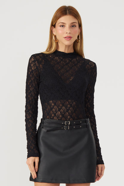 Body gola alta renda Fato Básico