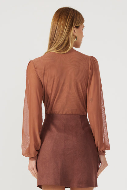 Saia curta suede marrom Fato Básico
