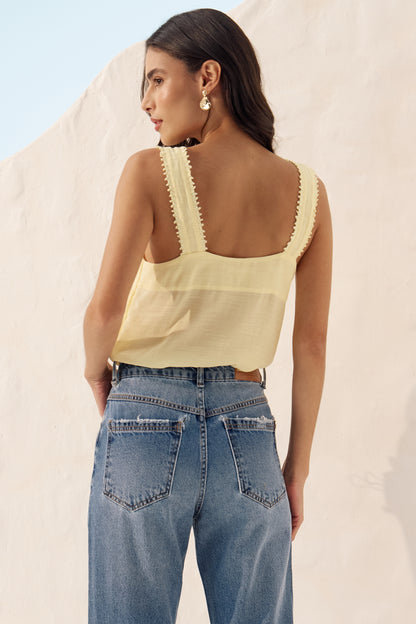 Blusa alça renda Fato Básico
