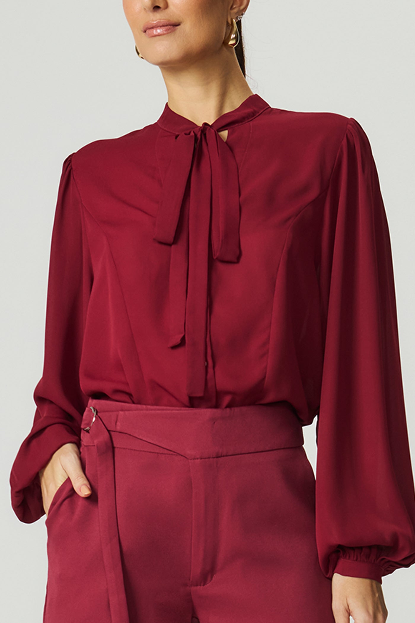 Camisa gola laço merlot Fato Básico