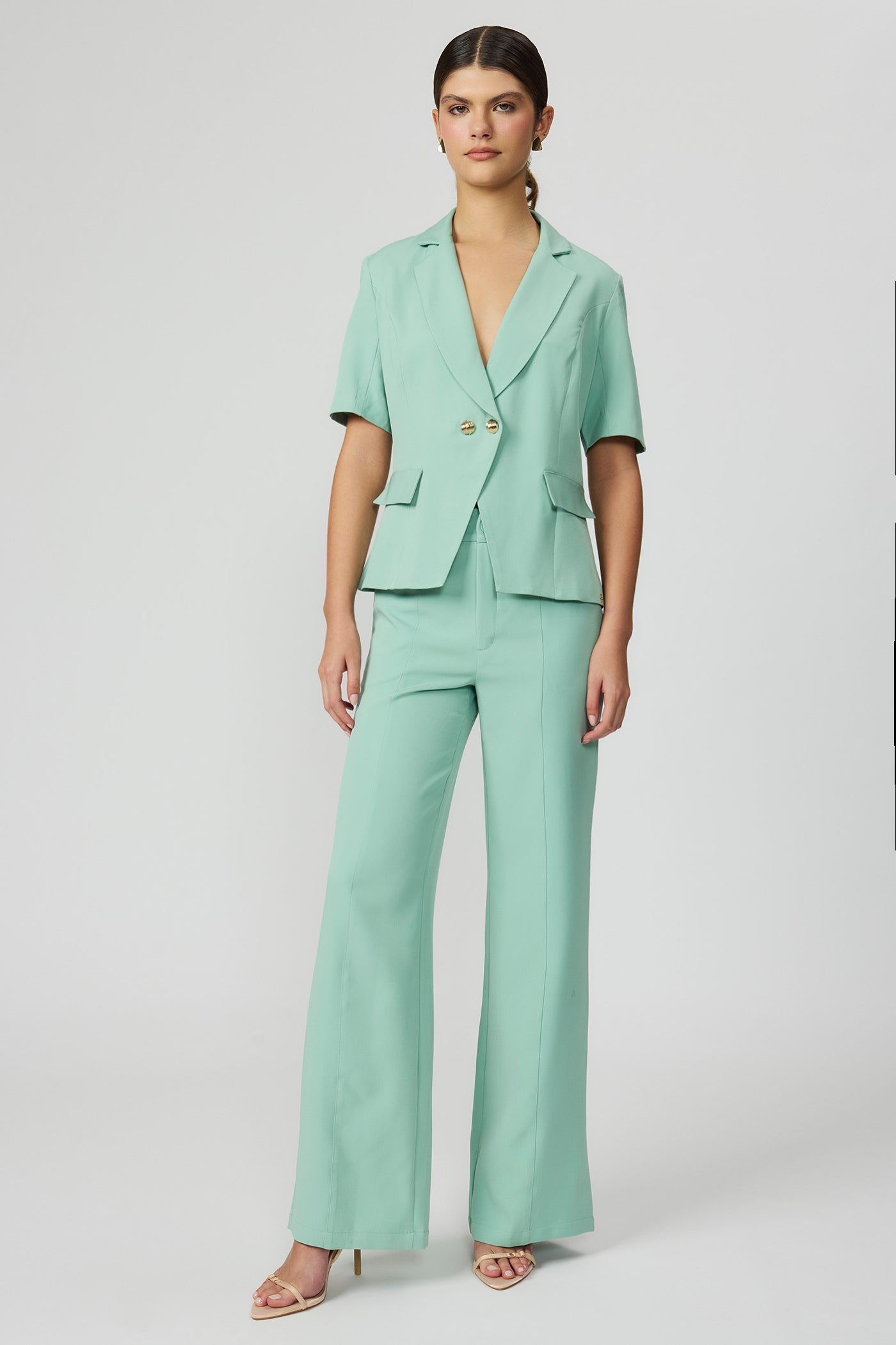 Blazer Feminino Verde Manga Curta com Botões Fato Básico