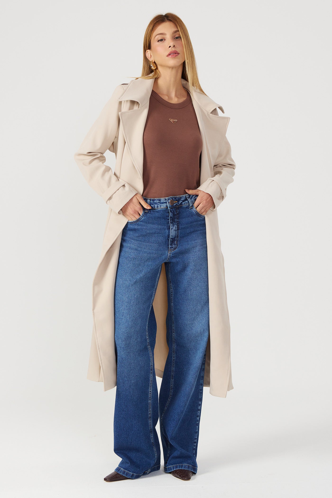 Casaco Trench coat alongado bege Fato Básico
