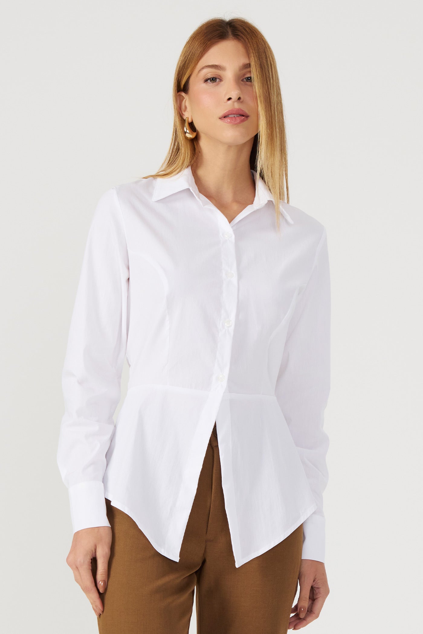 Camisa recortes frente branca Fato Básico