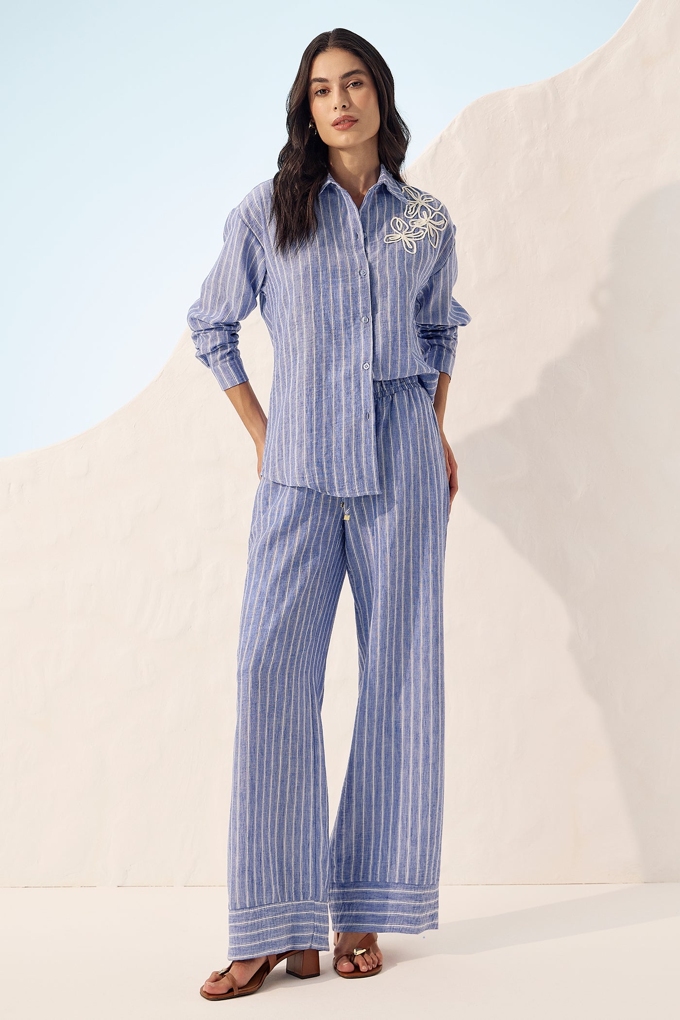 Camisa listrada azul Fato Básico