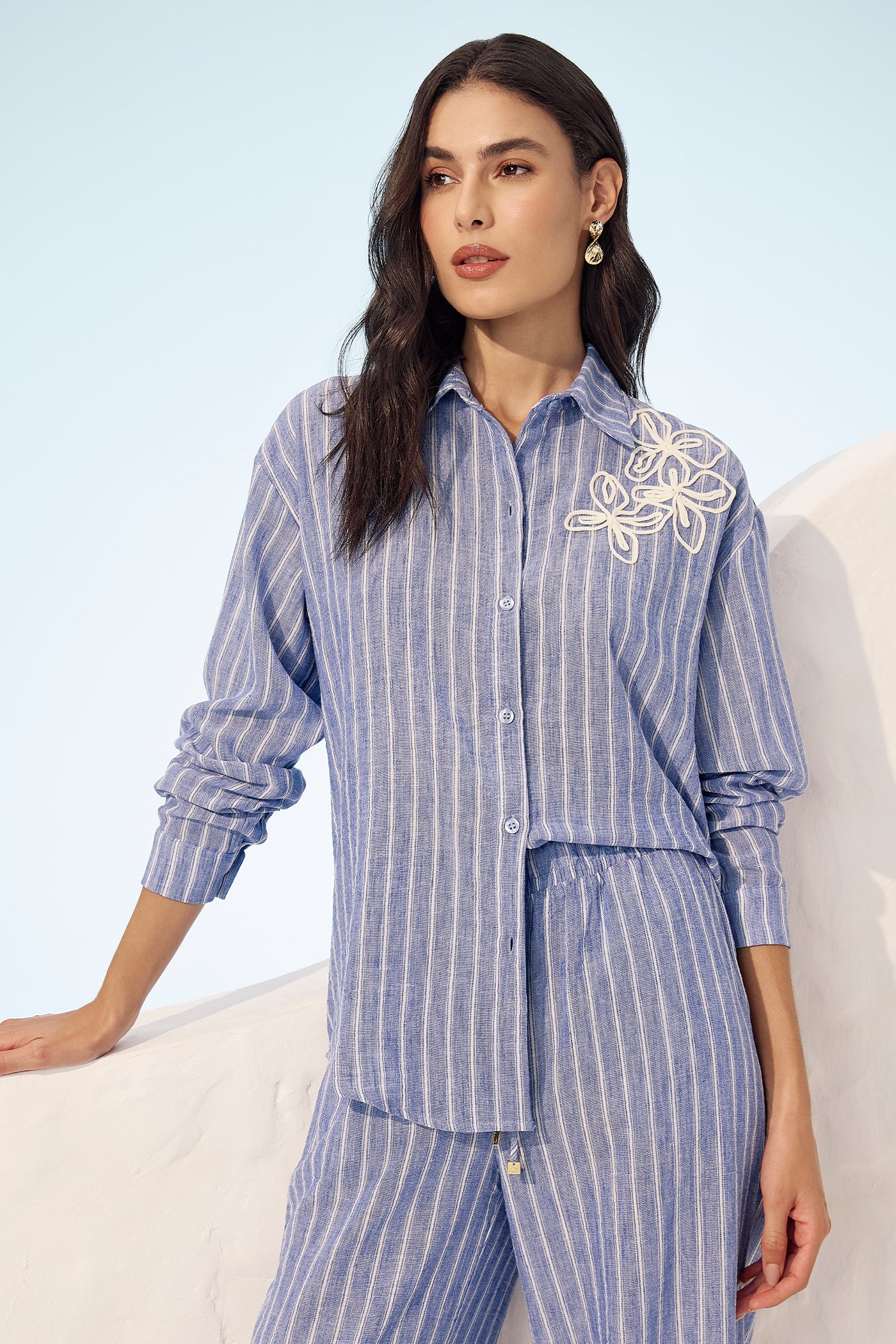 Camisa listrada azul Fato Básico