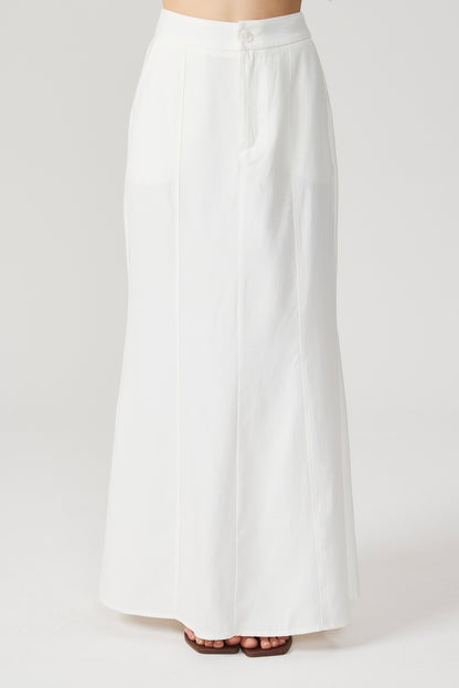 Saia alongada evasê off white Fato Básico