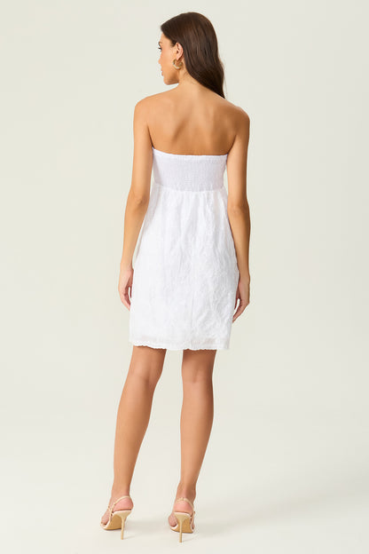 Vestido bordado curto paetê branco Fato Básico