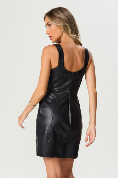 Vestido curto couro sintético preto Fato Básico