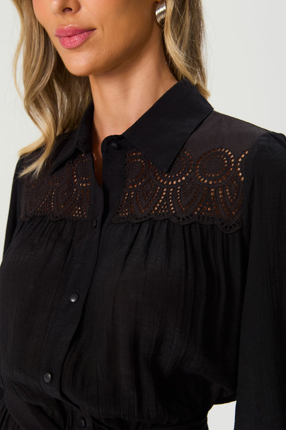 Vestido midi com renda preto Fato Básico