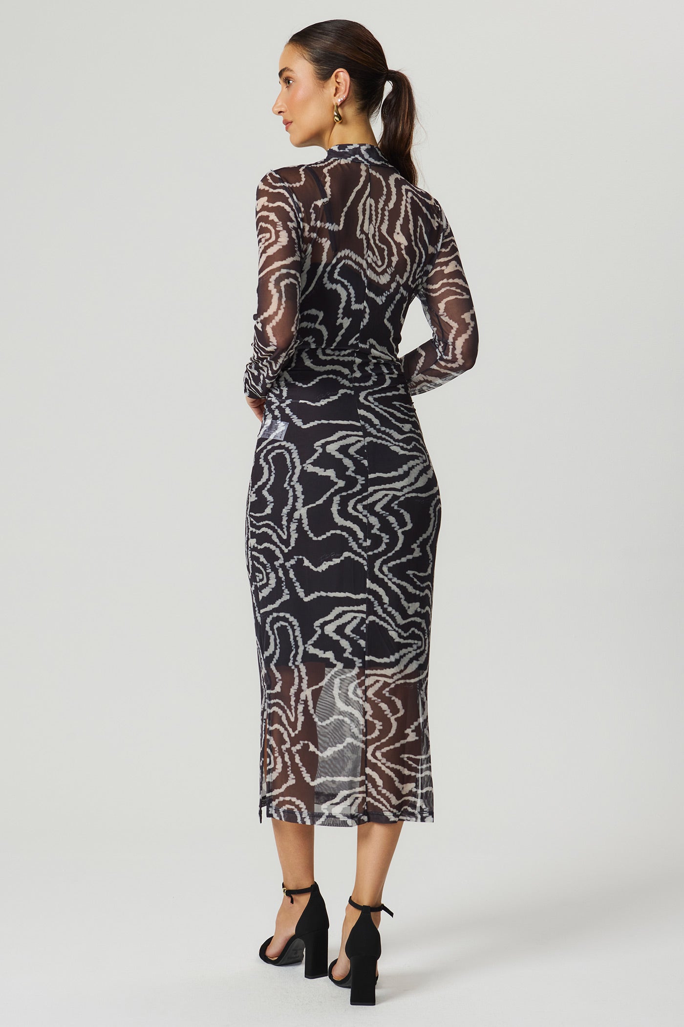 Vestido mídi tule estampado preto Fato Básico