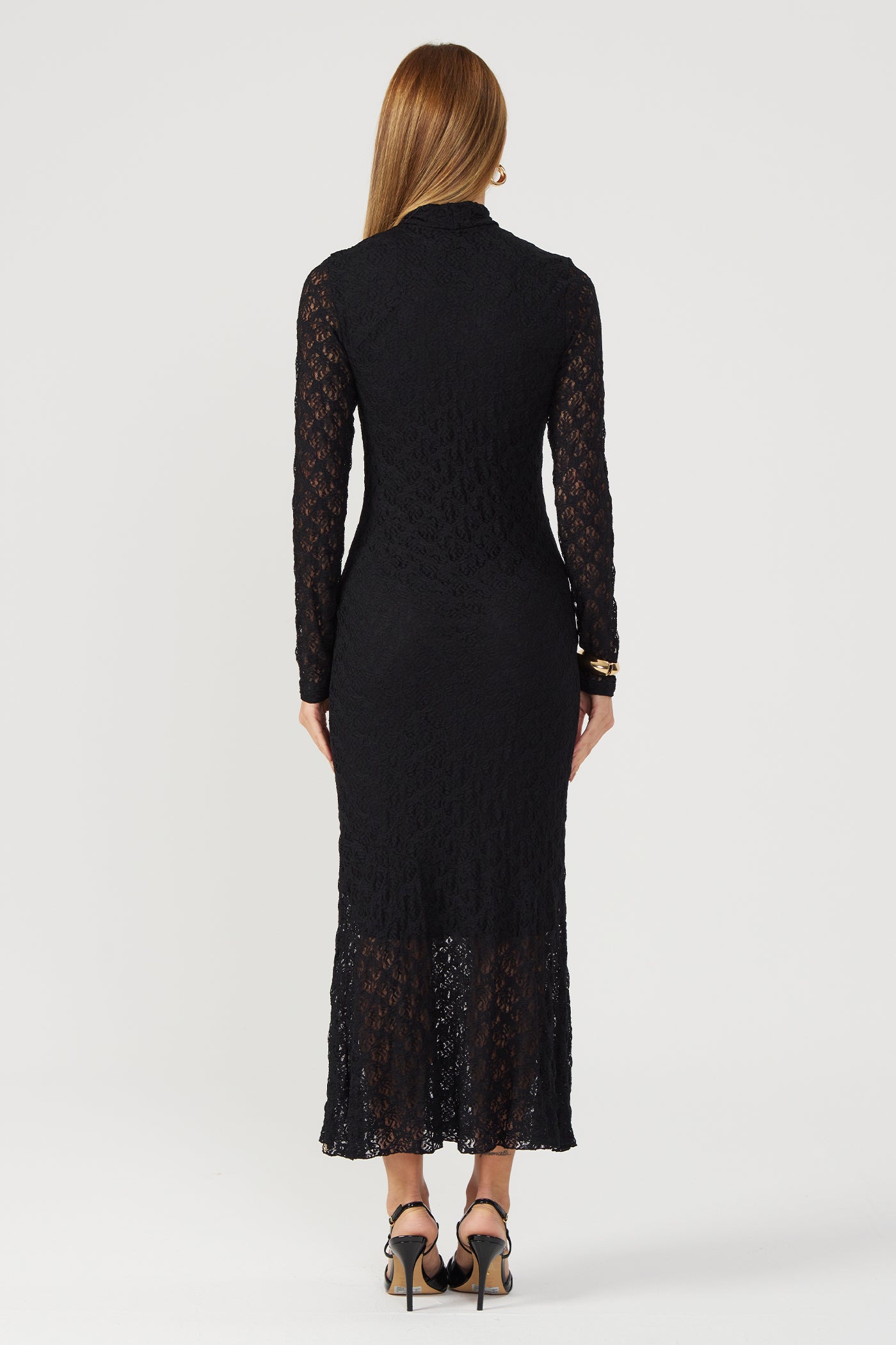 Vestido gola alta renda preto Fato Básico