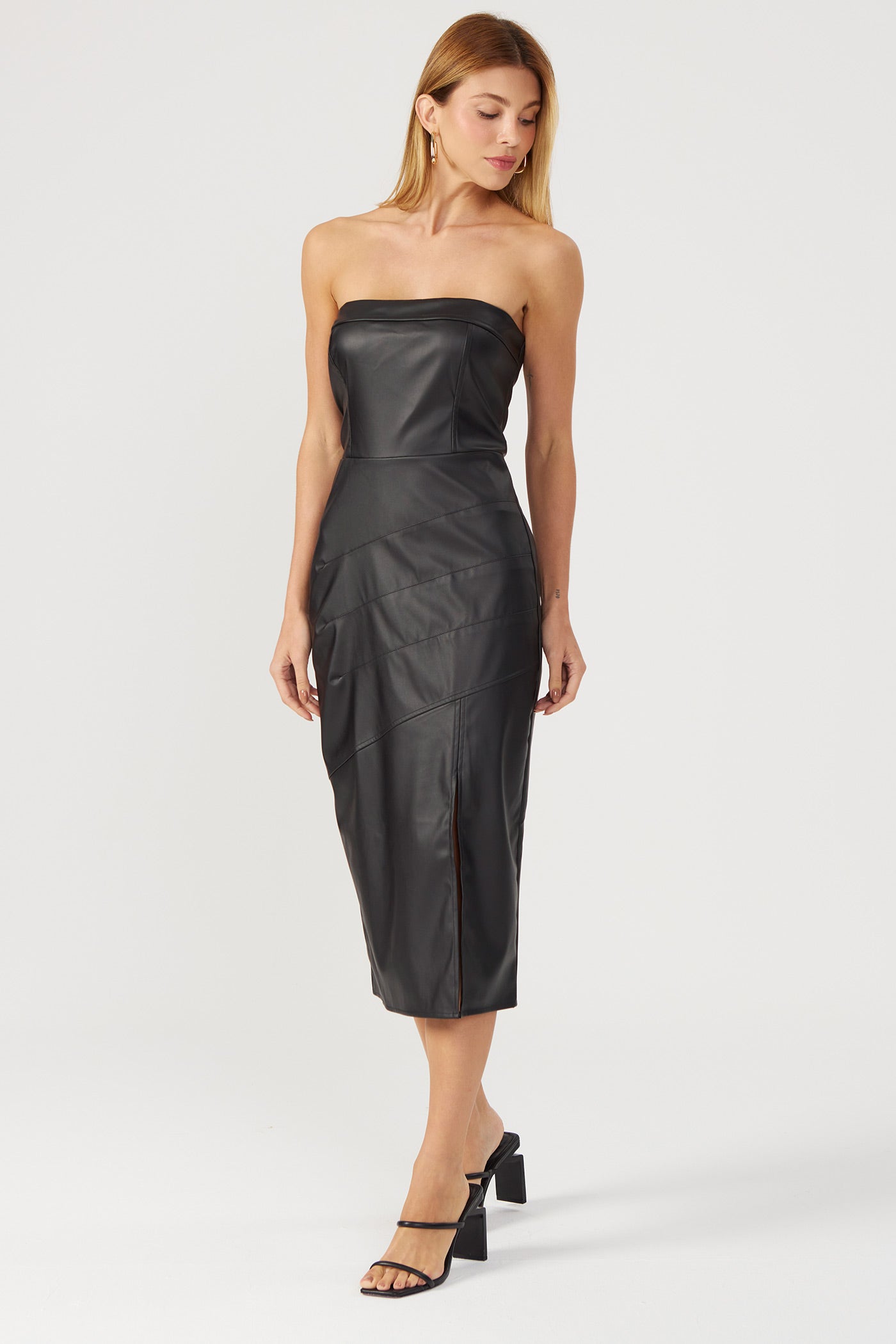 Vestido midi couro sintético Fato Básico