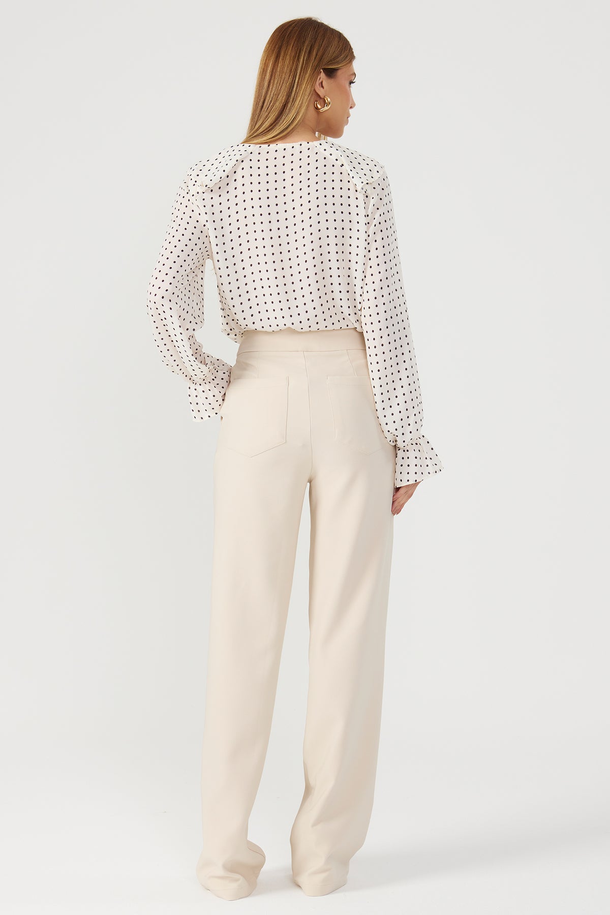 Calça bootcut com cinto aveia Fato Básico