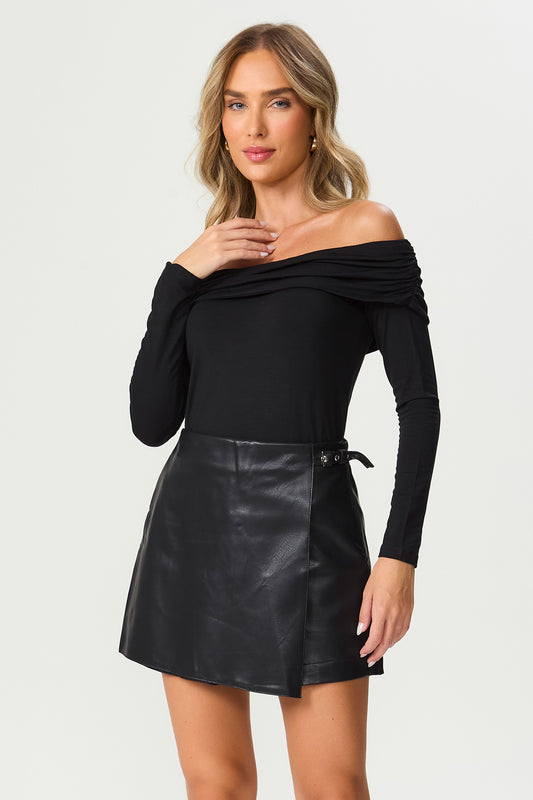 Shorts-saia em couro com fivela preto Fato Básico