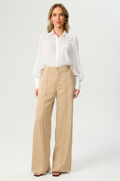 Calça pantalona acetinada bege Fato Básico