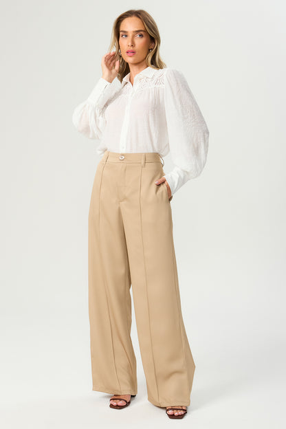 Calça pantalona acetinada bege Fato Básico