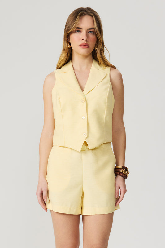 Shorts linho amarelo manteiga Fato Básico