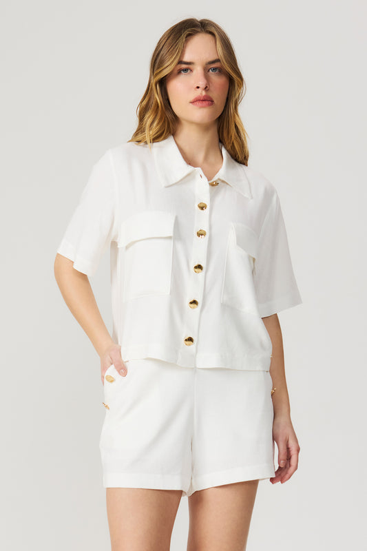 Shorts de linho com botões frontais off white Fato Básico