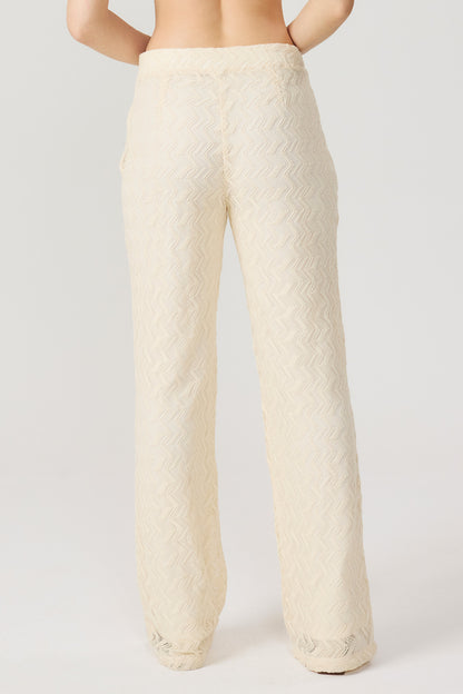 Calça crochet Fato Básico