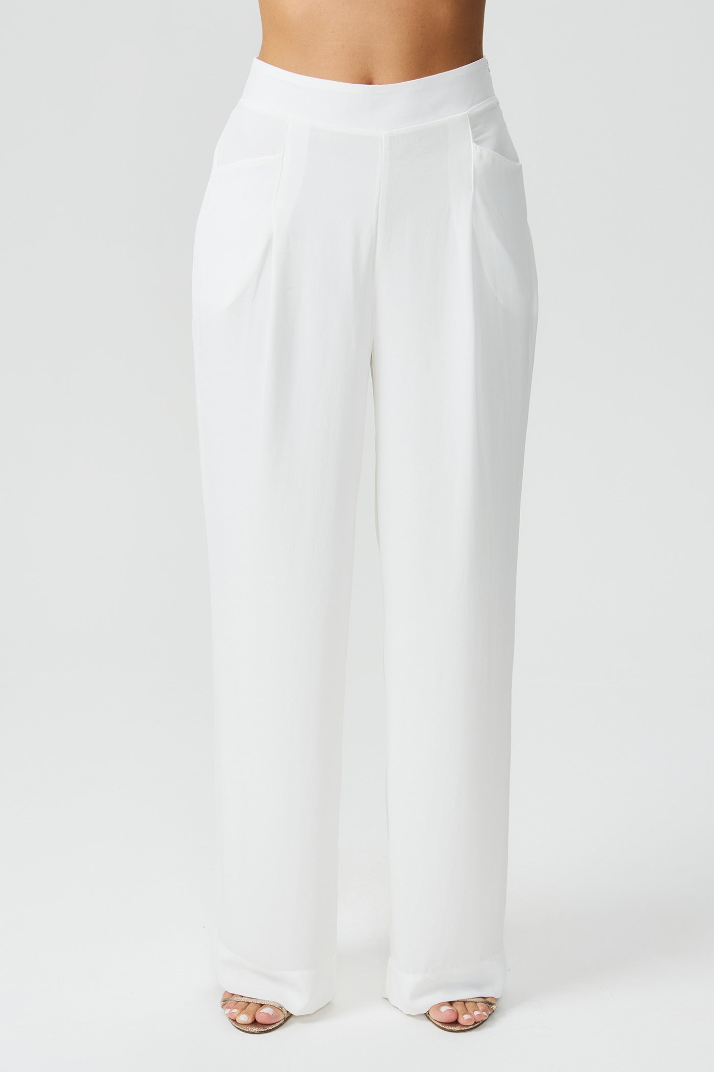 Calça pantalona com pregas off white Fato Básico