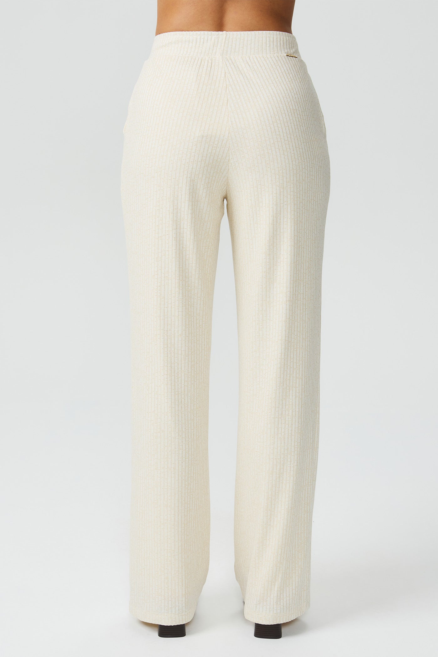 Calça wide leg baunilha Fato Básico