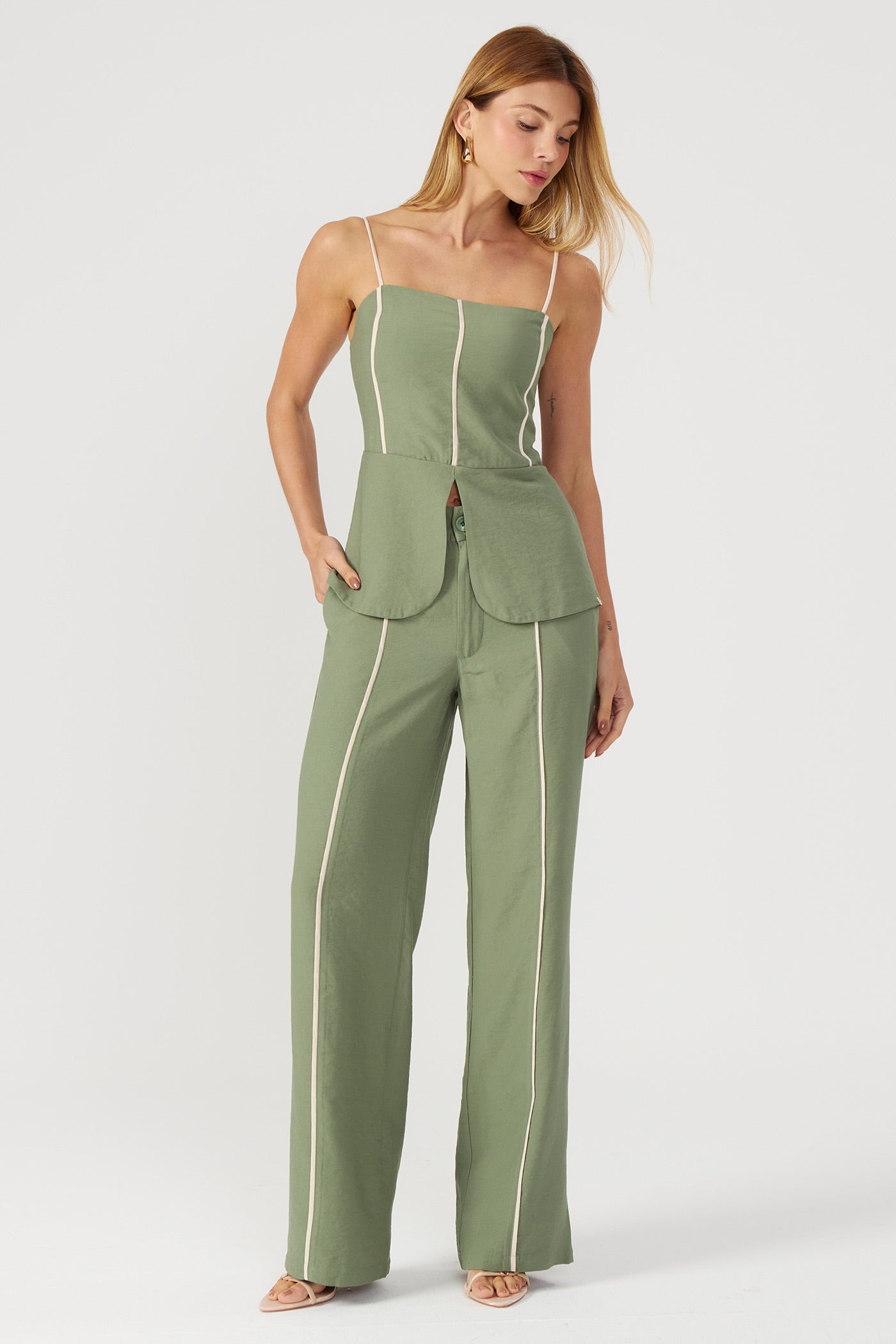 Blusa alongada verde Fato Básico