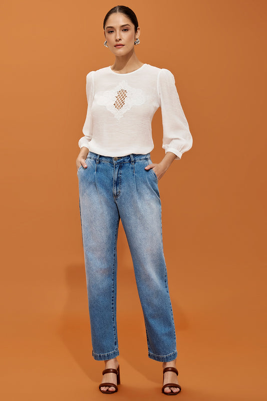 Calça jeans reta com pregas Fato Básico