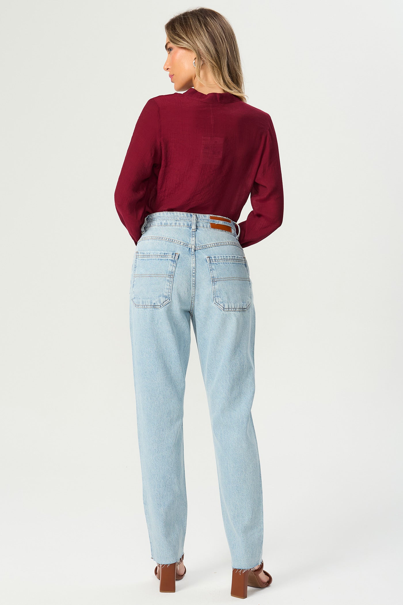Calça jeans reta cinto fino Fato Básico