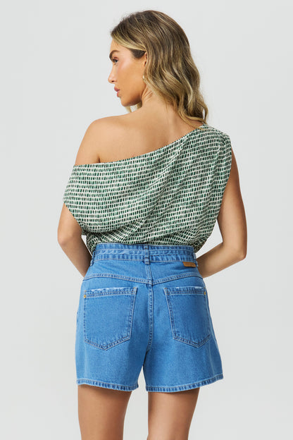 Shorts jeans perfecto com cinto Fato Básico