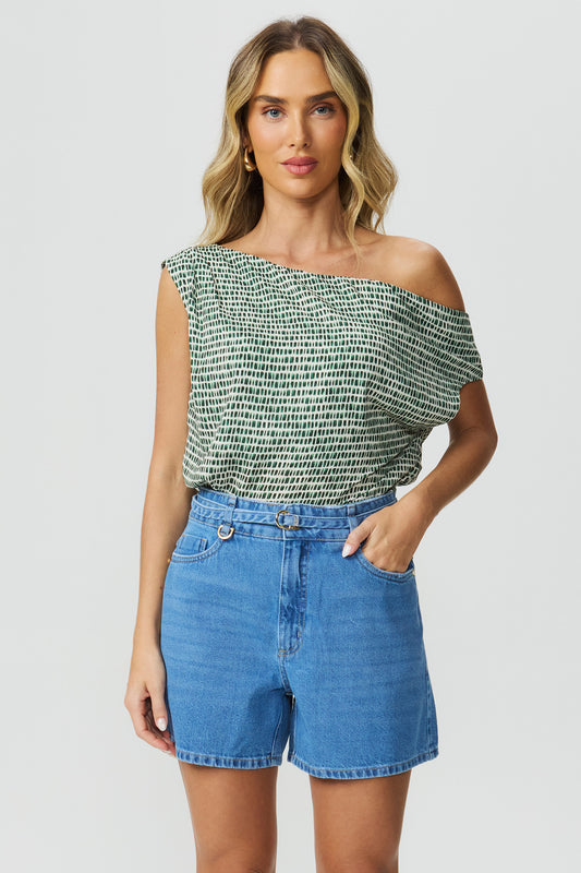 Shorts jeans perfecto com cinto Fato Básico