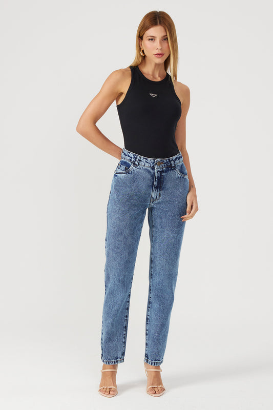Calça jeans reta lavagem média Fato Básico
