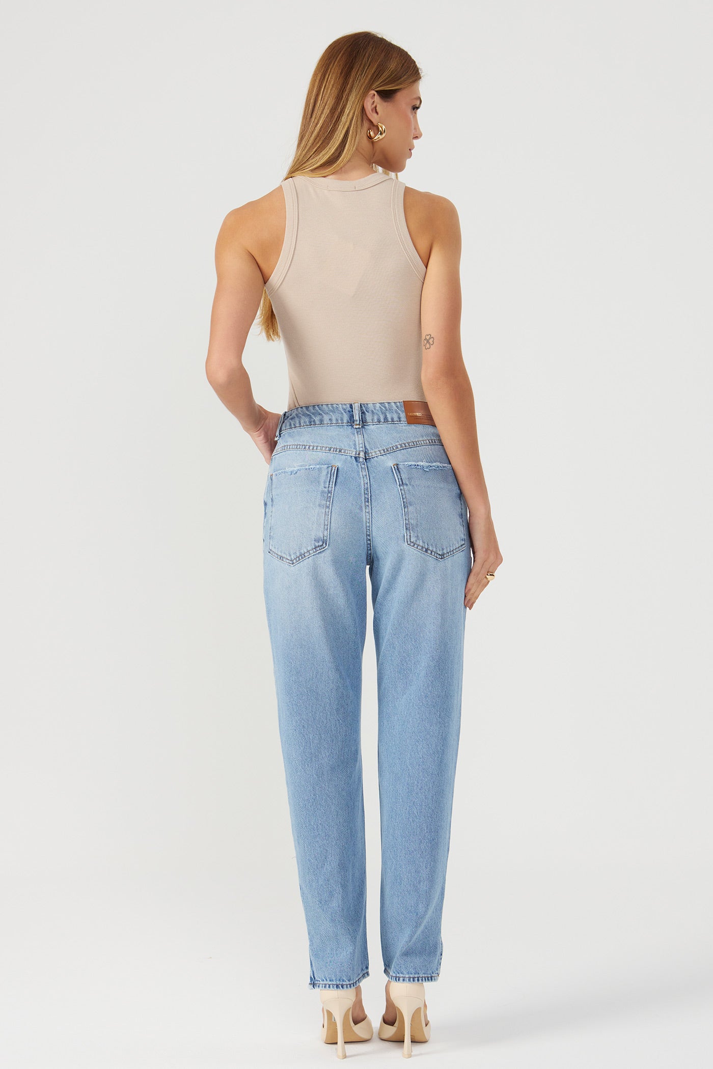 Calça jeans reta abertura lateral Fato Básico