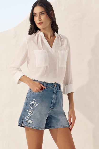 short jeans bordado floral Fato Básico