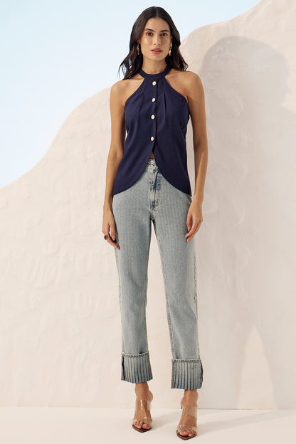 Calça jeans reta denim textura barra dobrada Fato Básico