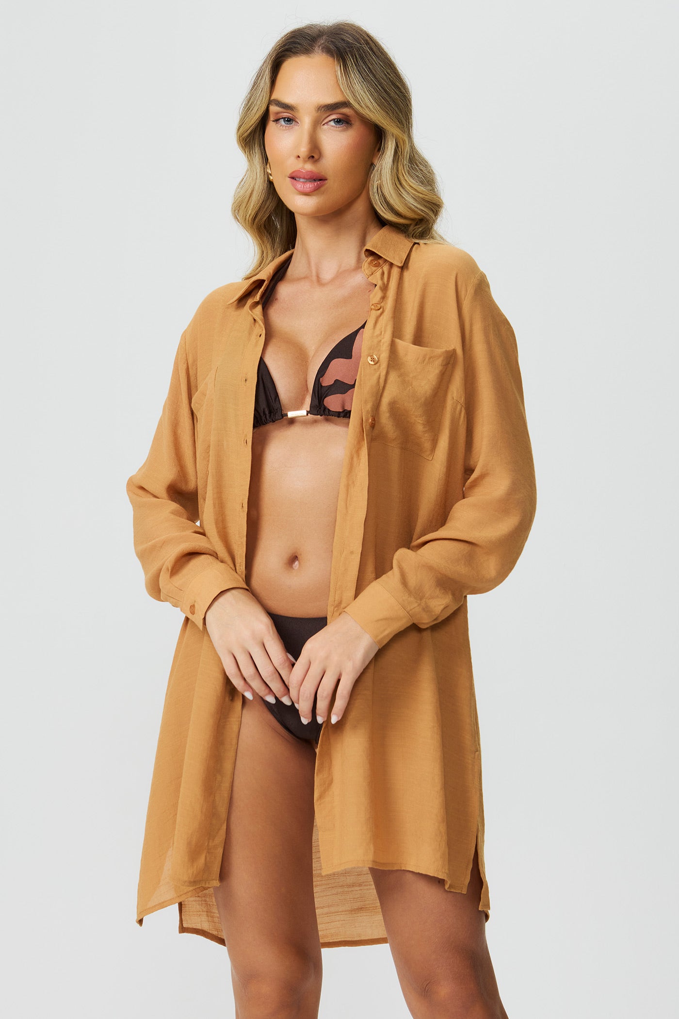 Camisa saída de praia caramelo Fato Básico