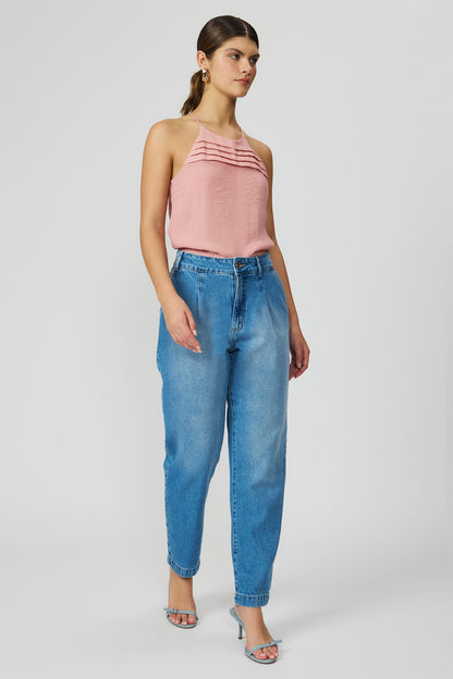 Calça jeans reta com pregas Fato Básico