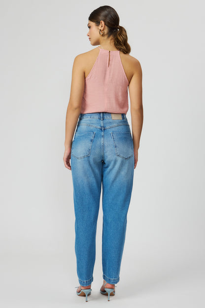 Calça jeans reta com pregas Fato Básico